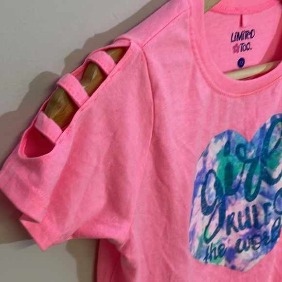 4/$24🦩 Limited Too Cold  Cutout Shoulder Tee Size 12 - Picture 2 of 7